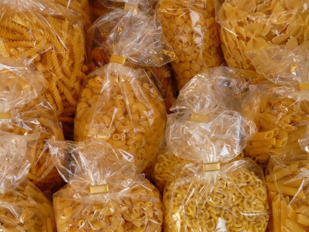 plastic packagaing waste, single use plastic causing plastic pollution.